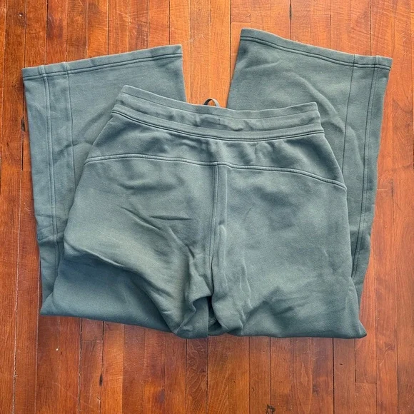 Lululemon Wide Leg Scuba Sweat Pants - 8 - Smoked Spruce - Picture 3 of 9